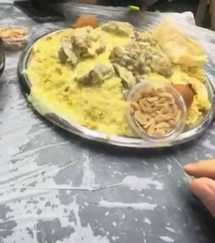 منسف و لحم